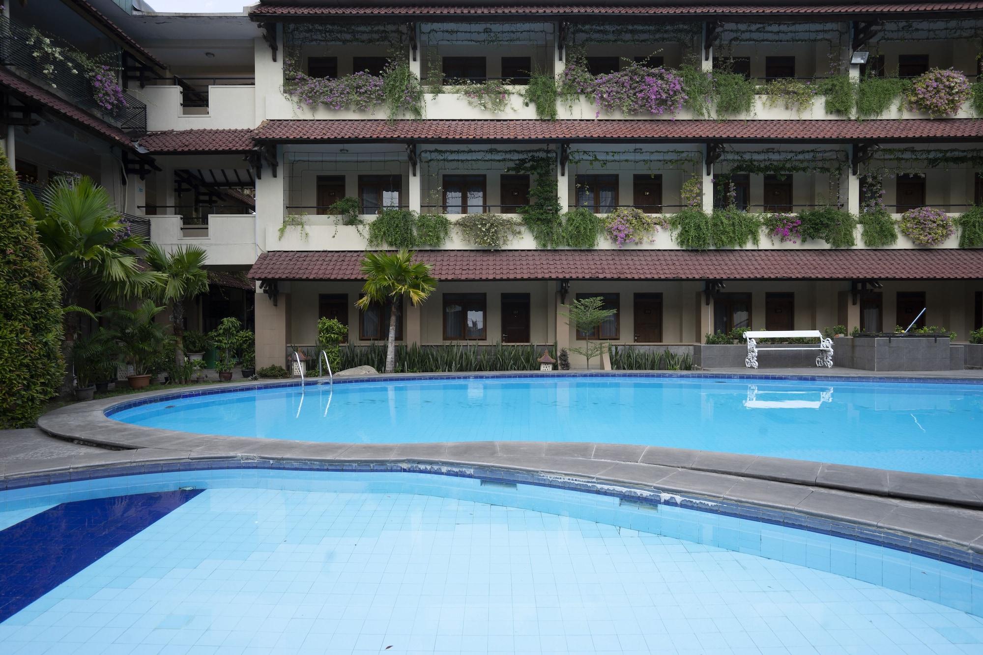 Cakra Kembang Hotel Kejayan Екстер'єр фото