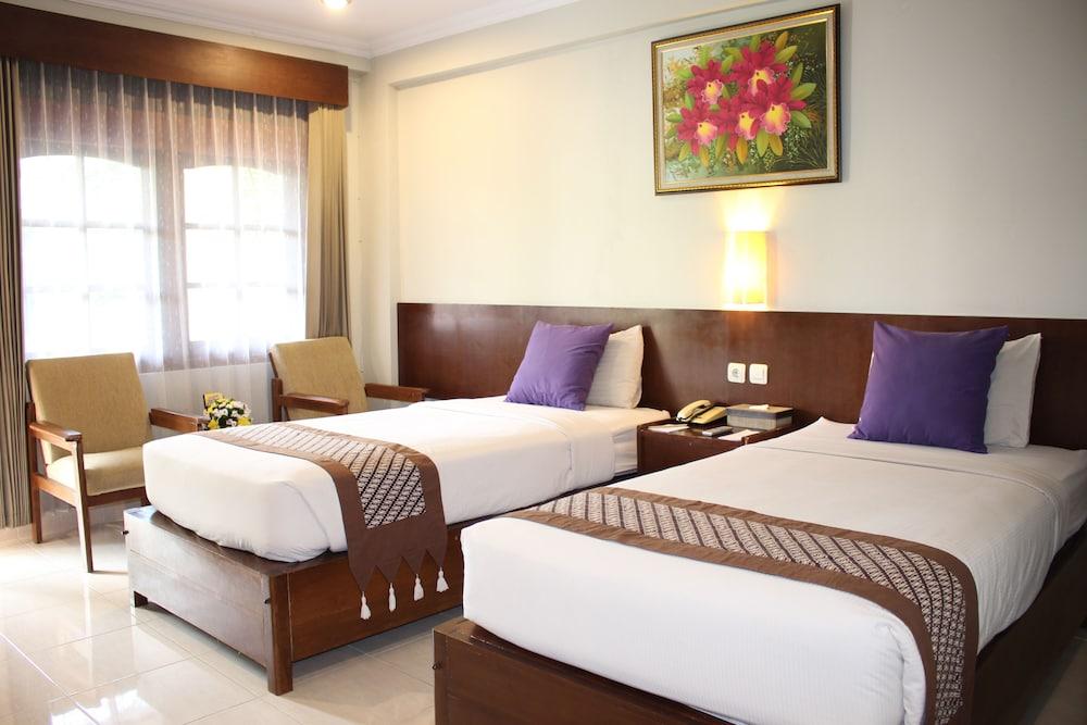 Cakra Kembang Hotel Kejayan Екстер'єр фото
