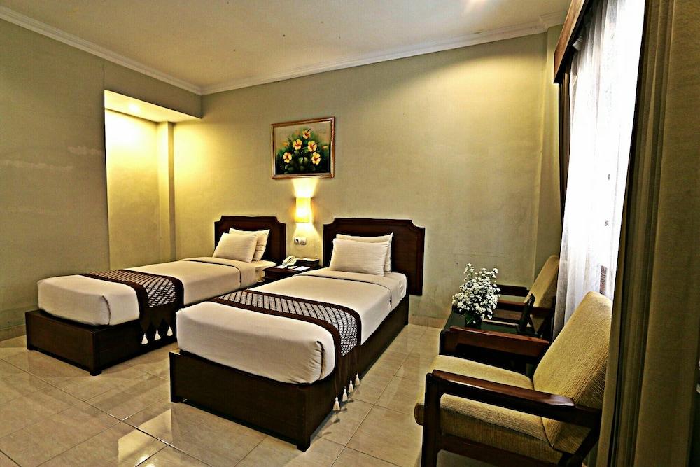 Cakra Kembang Hotel Kejayan Екстер'єр фото