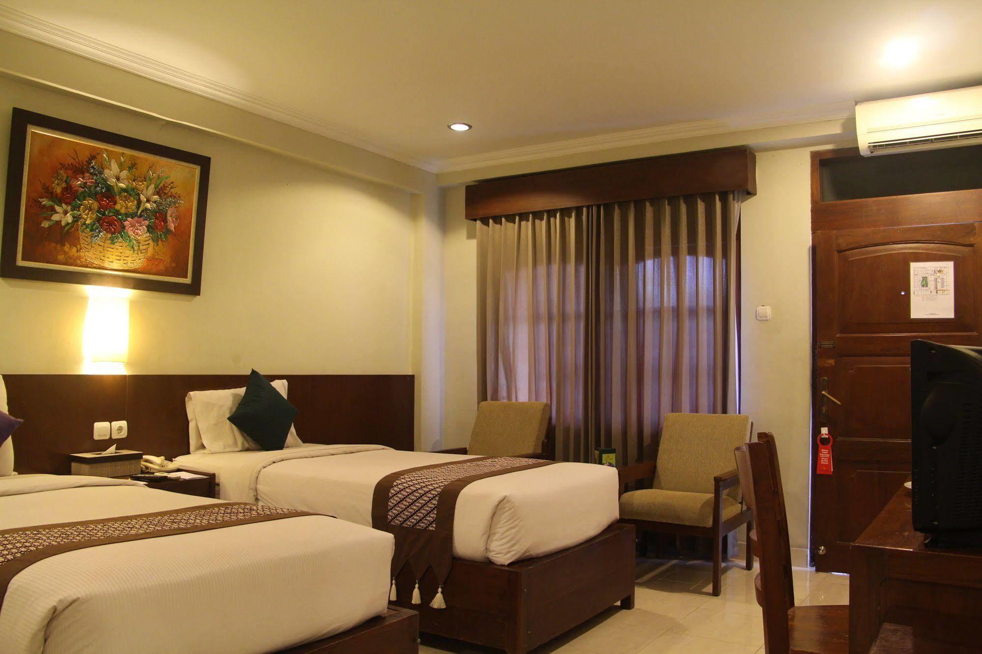 Cakra Kembang Hotel Kejayan Екстер'єр фото