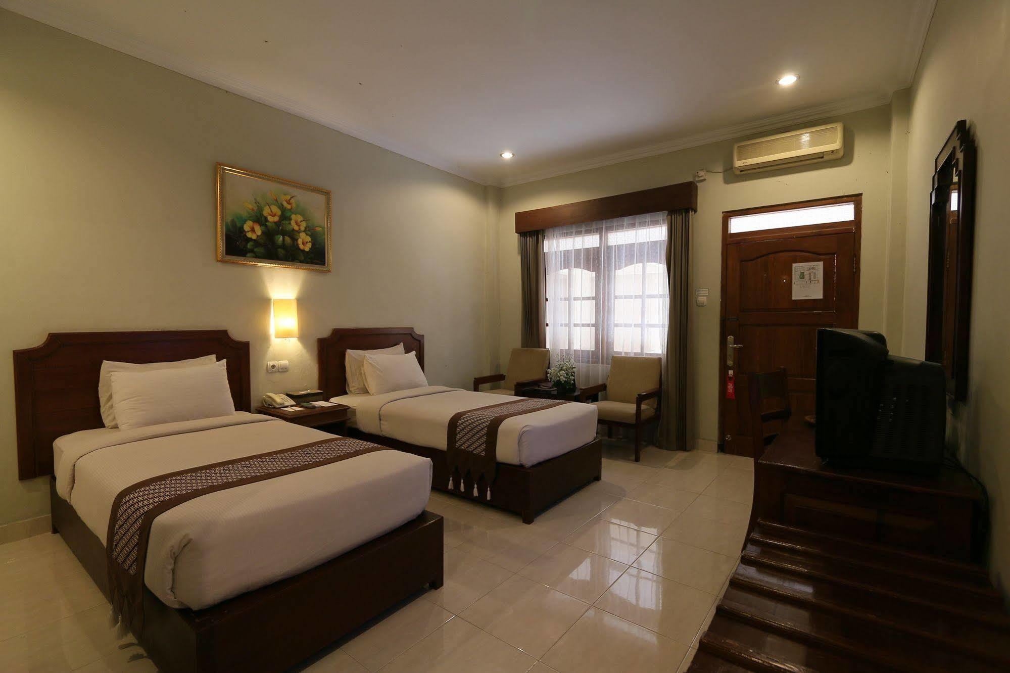 Cakra Kembang Hotel Kejayan Екстер'єр фото